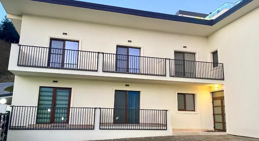 Alpin House Colibita - Image 1