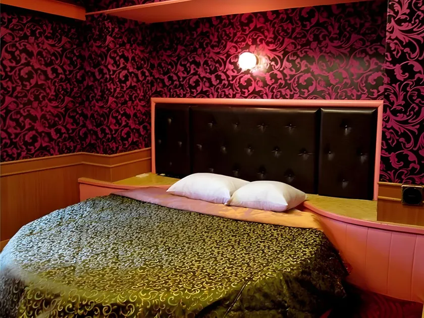 One Plus One Hotel - Image 1