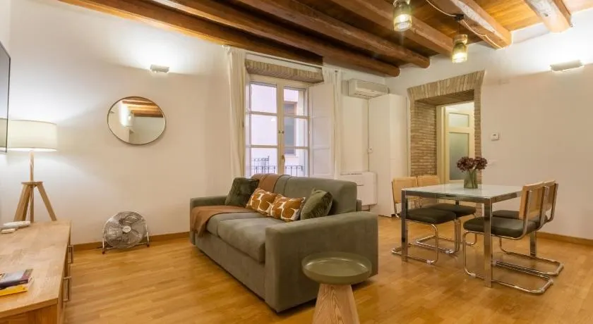 Martini Castello Boutique Apartments - Historic Center & Lift - Image 1
