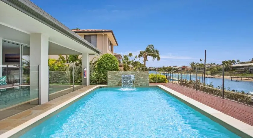 ELITE HOLIDAY HOMES - SEACLUSION BROADBEACH - Image 1