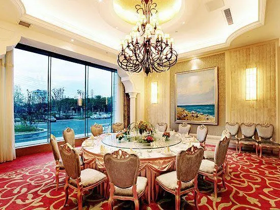 Xinyuan Holiday Hotel - Image 1