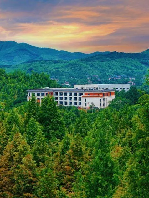 Huzhou Boxin Bay hot Spring Resort Hotel - Image 1
