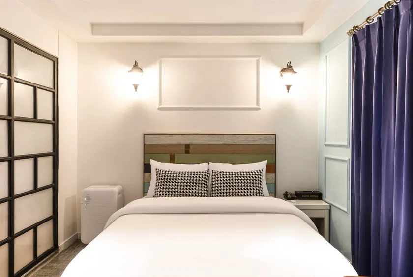 Avenue Hotel - Image 1