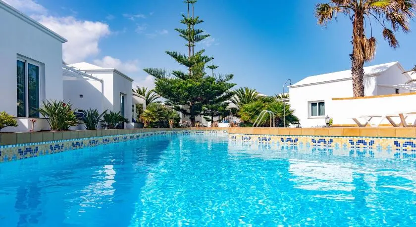 A3 BUNGALOW - Image 1