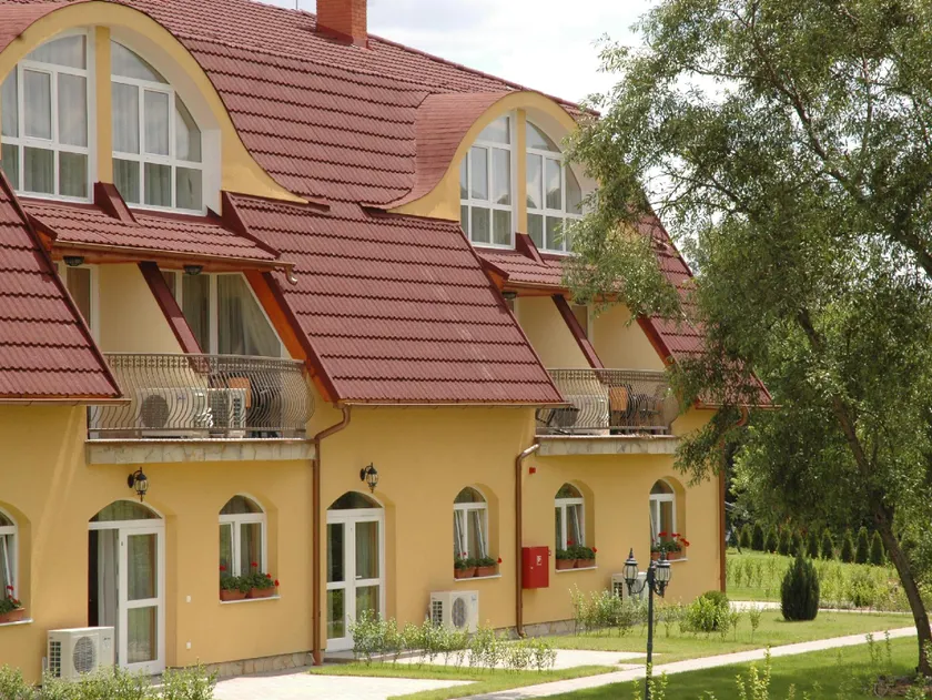 Villa Apartman Gyogyvizes Medencevel - Image 1