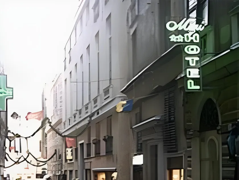Mini Hotel - Image 1