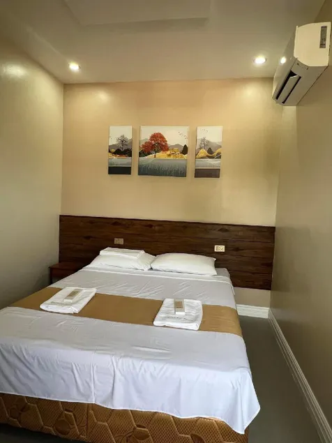 Filipinas Hostel - Image 1