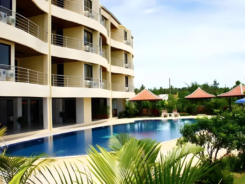 Chaweng Lake View Condotel - Image 1