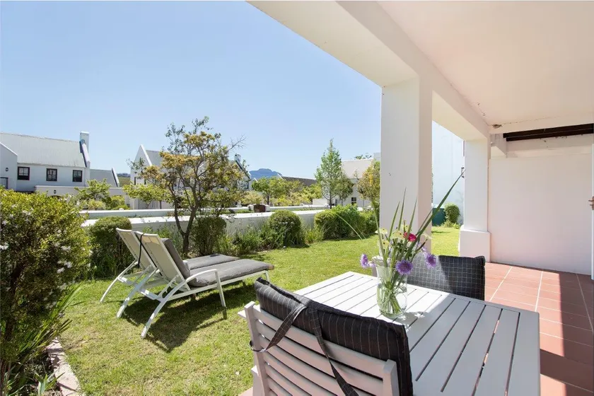 Winelands Golf Lodges 18 - Image 1