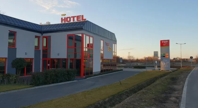 TOP HOTEL - Image 1