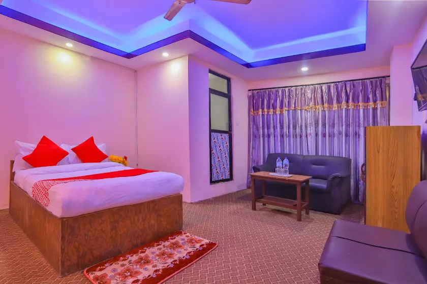 OYO 656 Hotel Shree Guru - Image 1