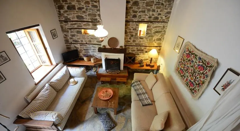 Aronia Stone House - Image 1