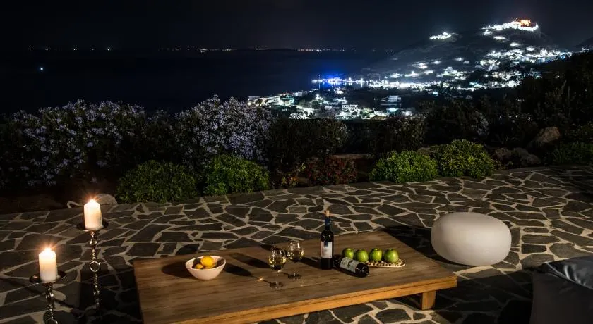 GNM Panoramic View Island House - Image 1