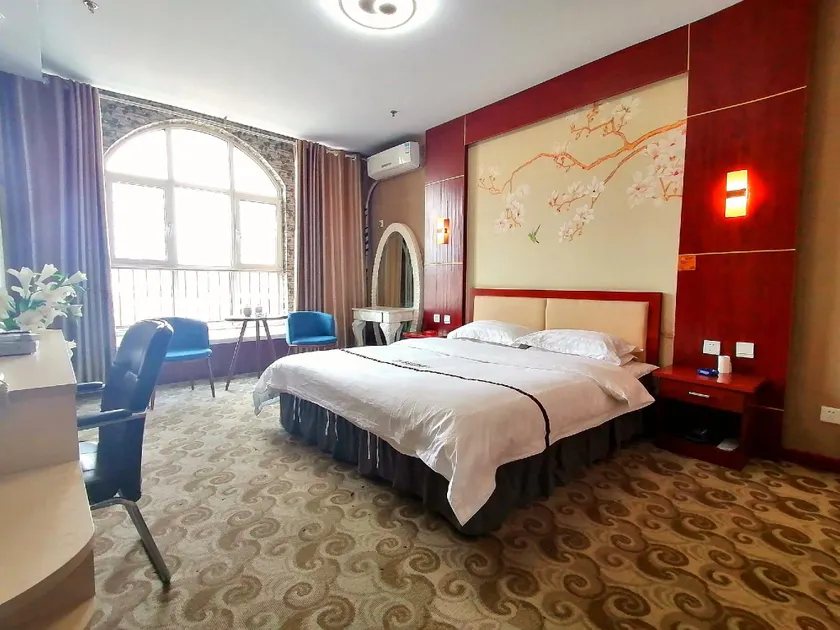 Home Inns Group - Chengde Longhua Oriental Garden Huayi Hotel - Image 1