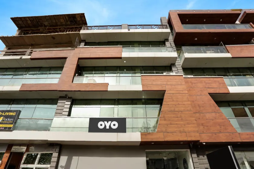 Super Hotel Midtown - Image 1