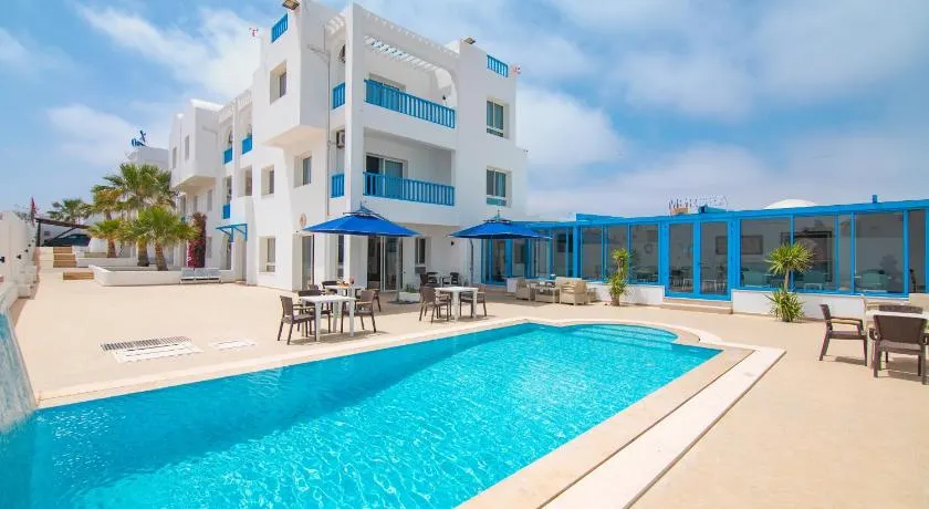 Pallax hotel - Image 1