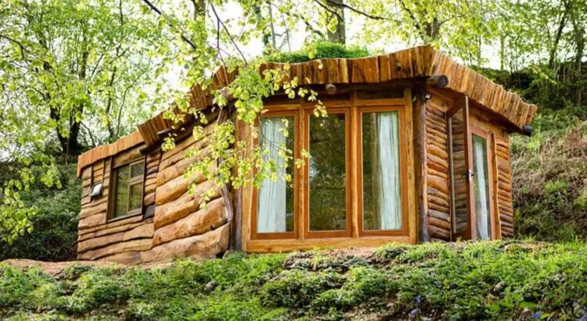 Little Hollows Glamping - Image 1
