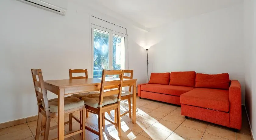 Hauzify I Apartament Fenals - Image 1