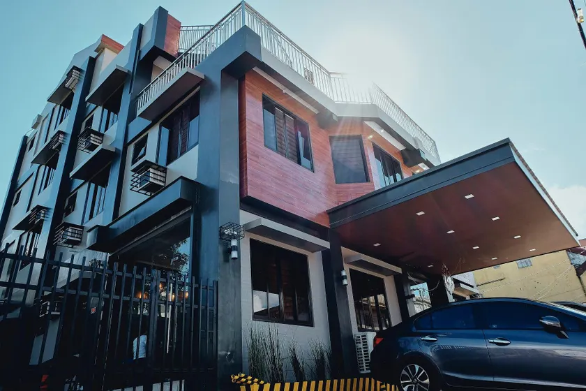 Grayhouse Inn Tagaytay - Image 1