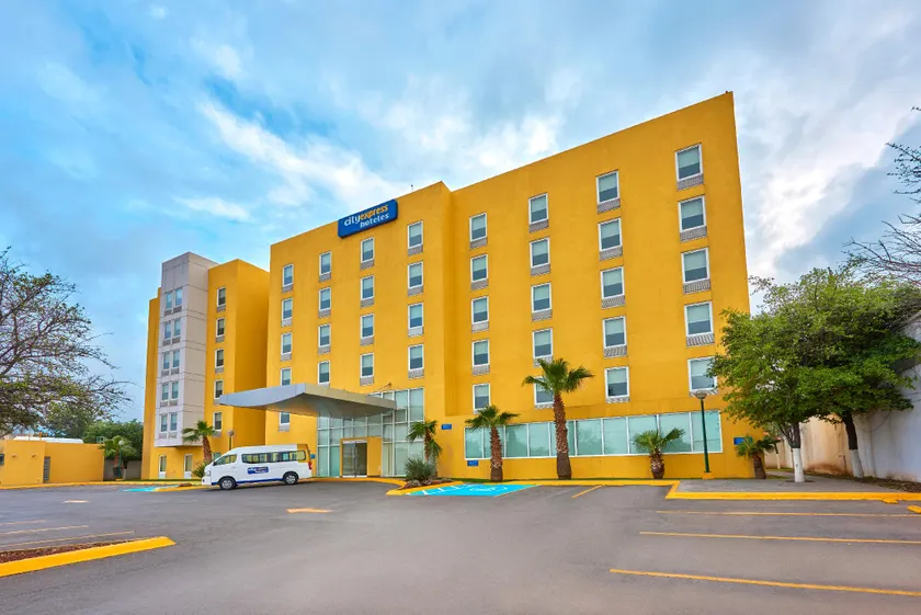 City Express Saltillo Sur - Image 1