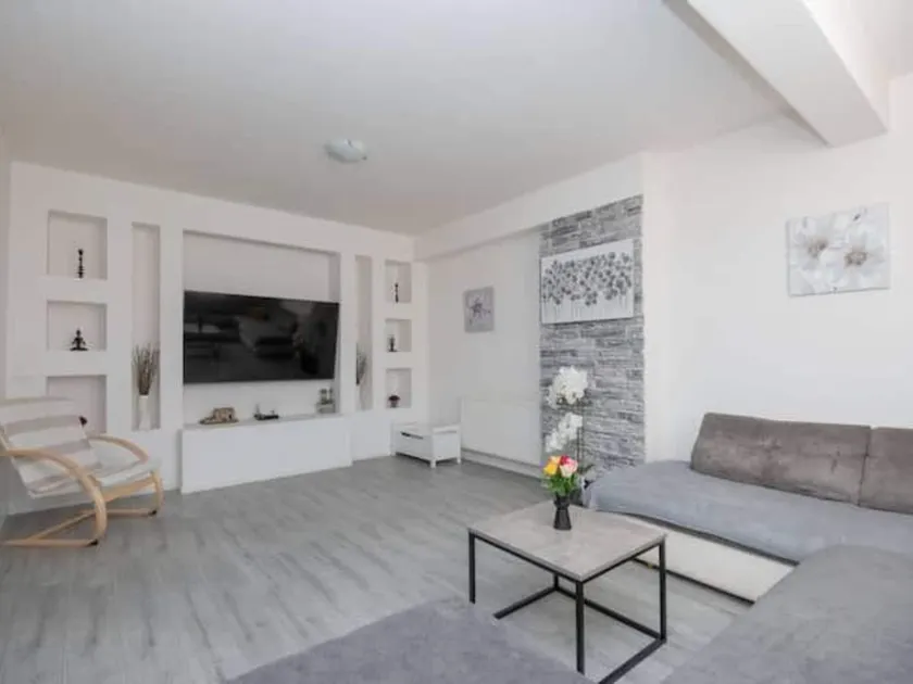 Countryside Villa Tajo - Image 1