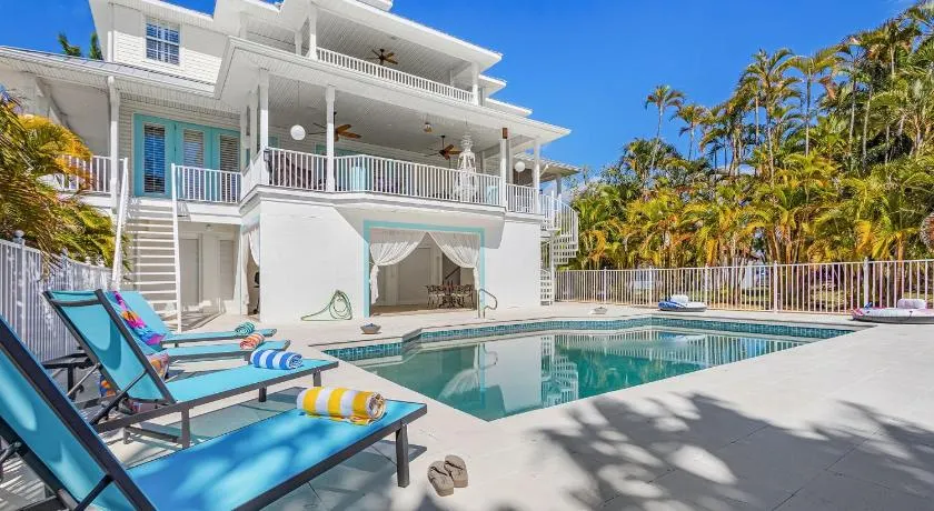 Harbor View Retreat with Heated Pool, Wraparound Decks & Sunset Vibes - Sunset Harbor - Roelens - Image 1