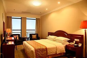 Sea-view Garden Hotel - Image 1