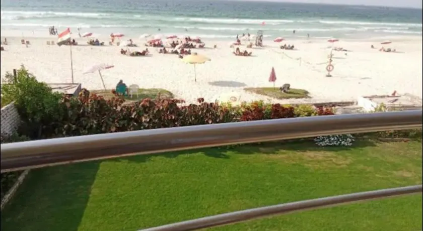 Chalet On the Beach - Image 1
