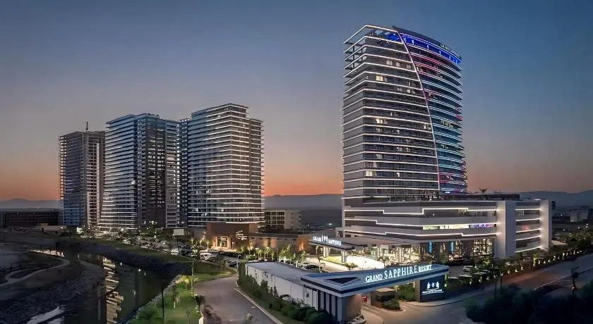 Luxury Apartments with Sea View and Mountain View in Grand Sapphire Resort - Image 1