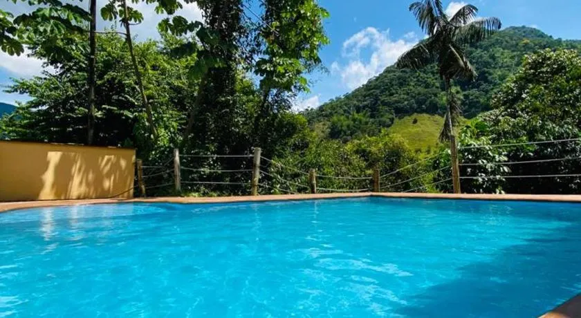 hermosa cabaña villa majo, cuenta con el espectacular rio santo domingo - Image 1