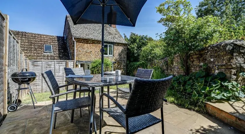 Rose Cottage - Image 1