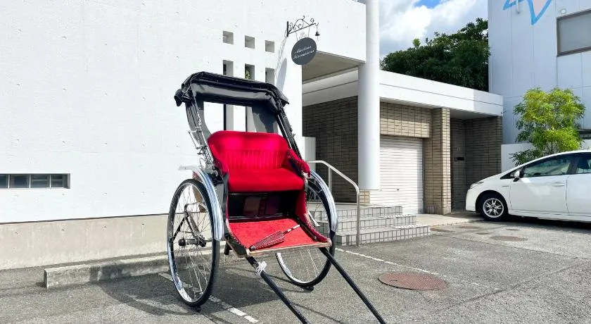 民泊 & 人力車 Murakami International - Image 1