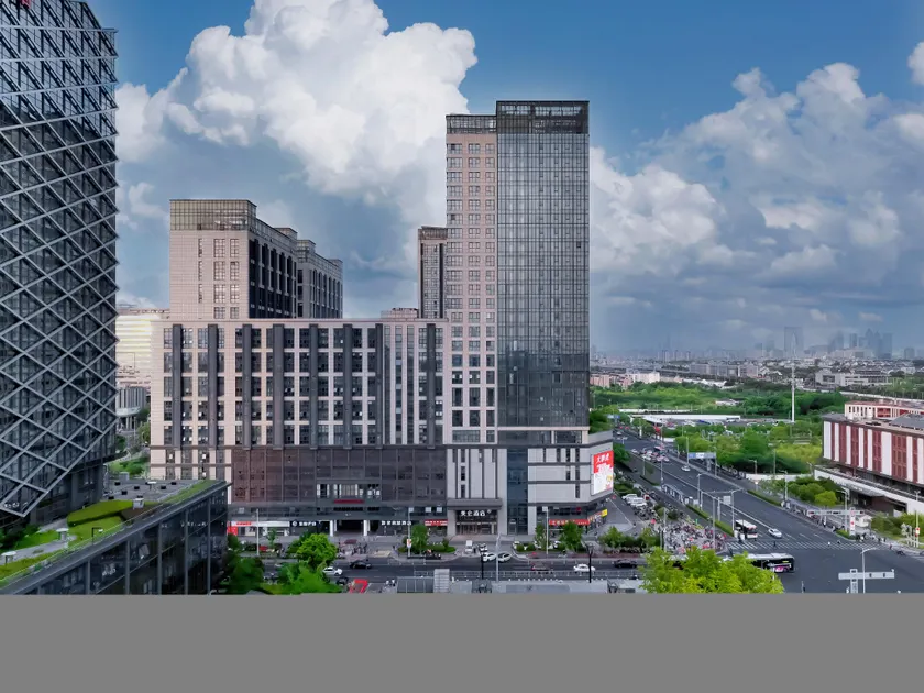 Madison Hotel Suzhou Railway Station - Image 1