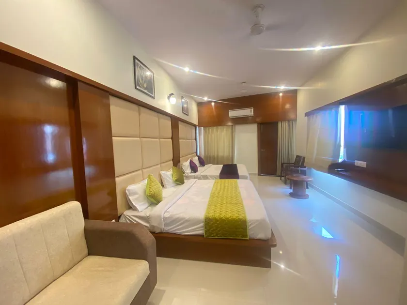 New Crown Plaza - Image 1
