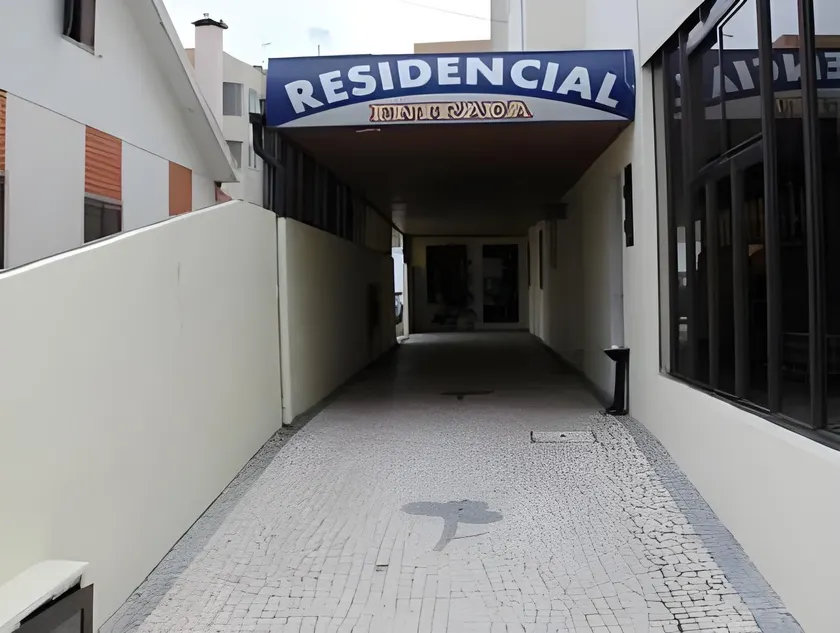 Hotel Singular Porto Aeroporto - Image 1