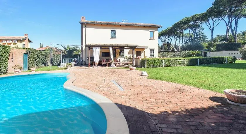 Beautiful Villa In Rome - Image 1