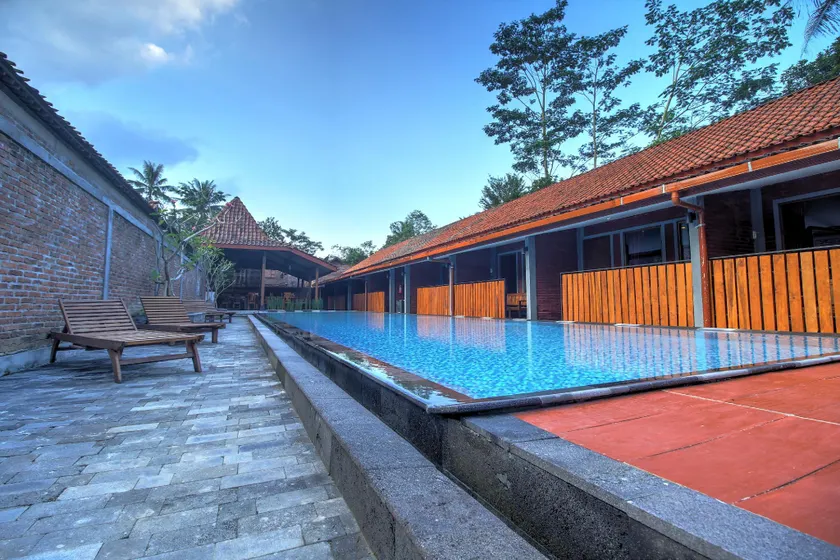 Wahid Borobudur - Image 1