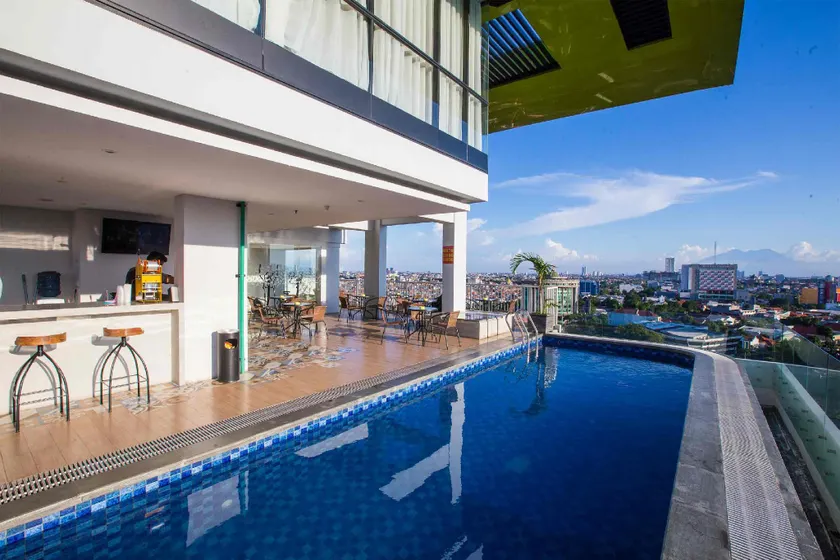 The Life Styles Hotel Surabaya - Image 1