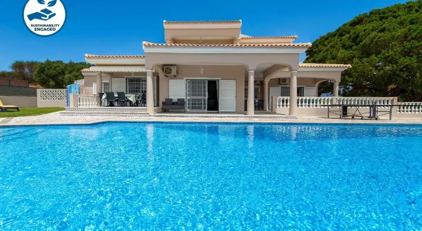 Villa Paloma - tranquilidade com piscina aquecível e BBQ - Albufeira - Image 1
