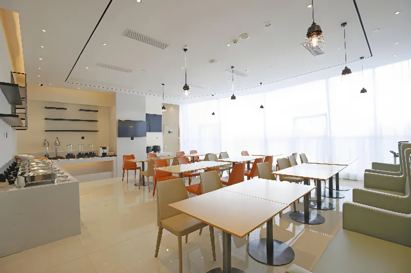 City Comfort Inn Xihua University Hongguang Avenue - Image 1