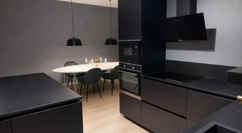 Luxury Apartment by USA Embassy - Image 1