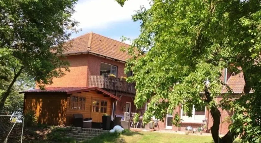 Appartamento adatto alle famiglie con giardino e griglia - Image 1
