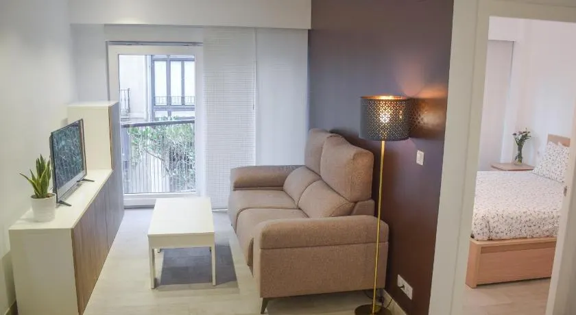 Modern & spacious apartment near La Concha Bay - Image 1