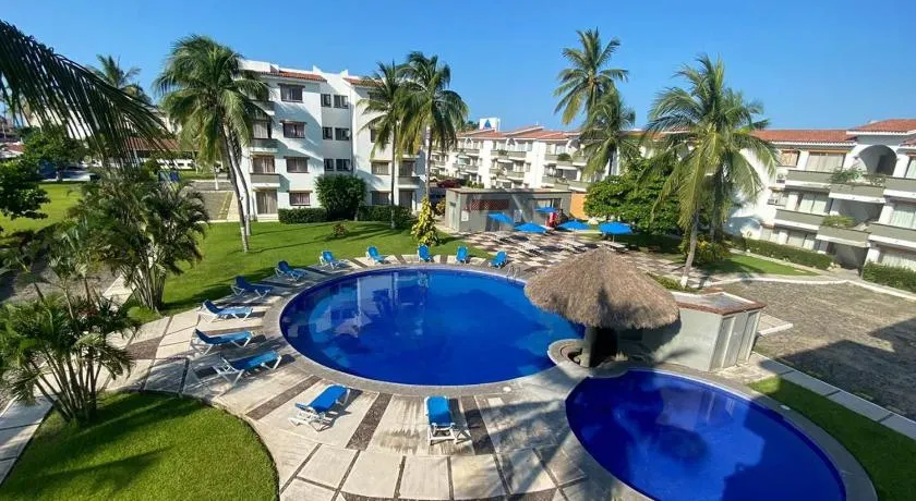 hermoso condominio suites las palmas con alberca - Image 1
