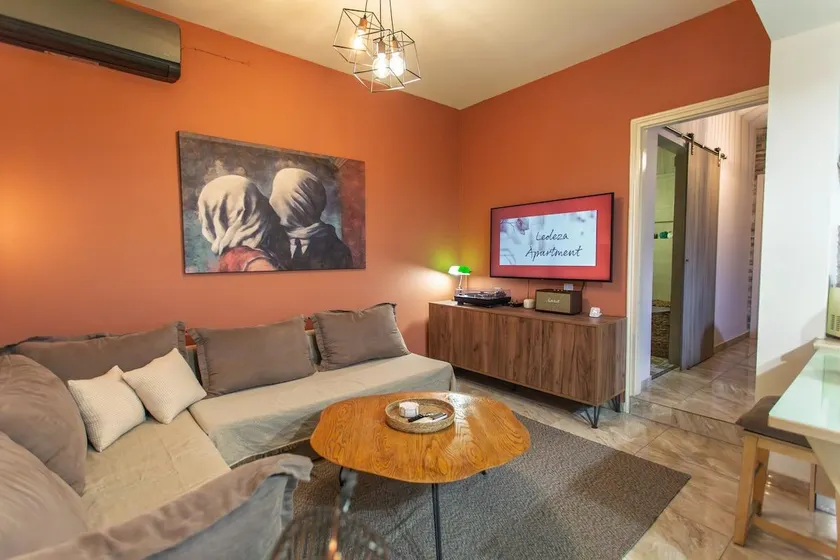 Stylish 2BR Apartment near Igoumenitsa Port LEDEZA - Image 1