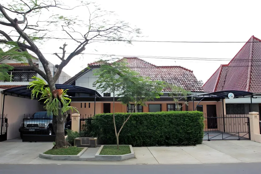 Rumah Resik ENTIRE PLACE (4BR, PREMIUM Location) - Image 1
