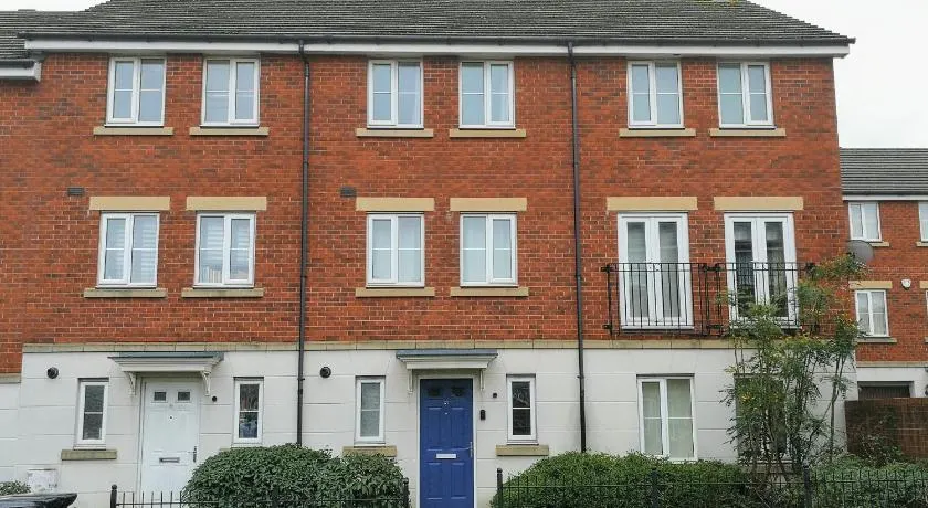 Comfortable and Welcoming Beatrix House by Cliftonvalley Apartments - Image 1
