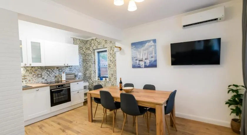Apartment Miranda with terrace and BBQ by the sea - Image 1