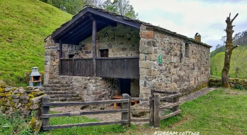 Pidream Cottage . Cabañas de Pisueña - Image 1