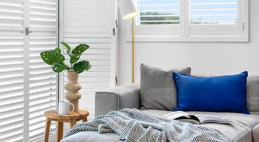 Central Location Stylish 3 Bed with Pool - Sunshine Central - Image 1